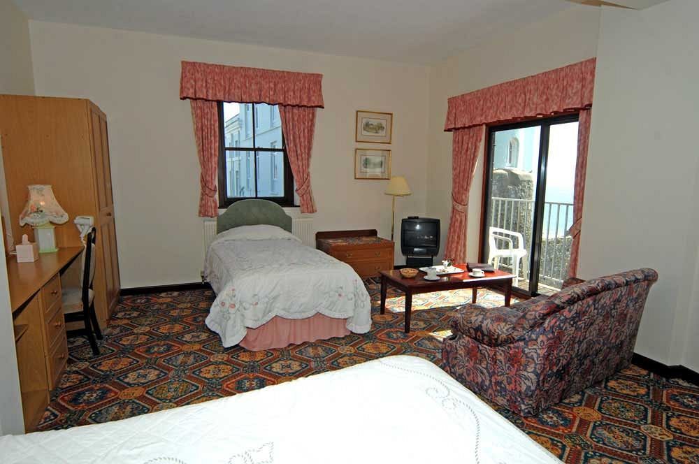 No: 1 The Esplanade Guest Accommodation. Tenby Zewnętrze zdjęcie